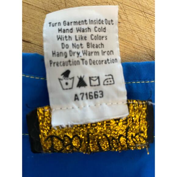 Bob Mackie Wearable Art Cotton Blend Blouse Top Cockney Button Motif Size 1X - Picture 6 of 6